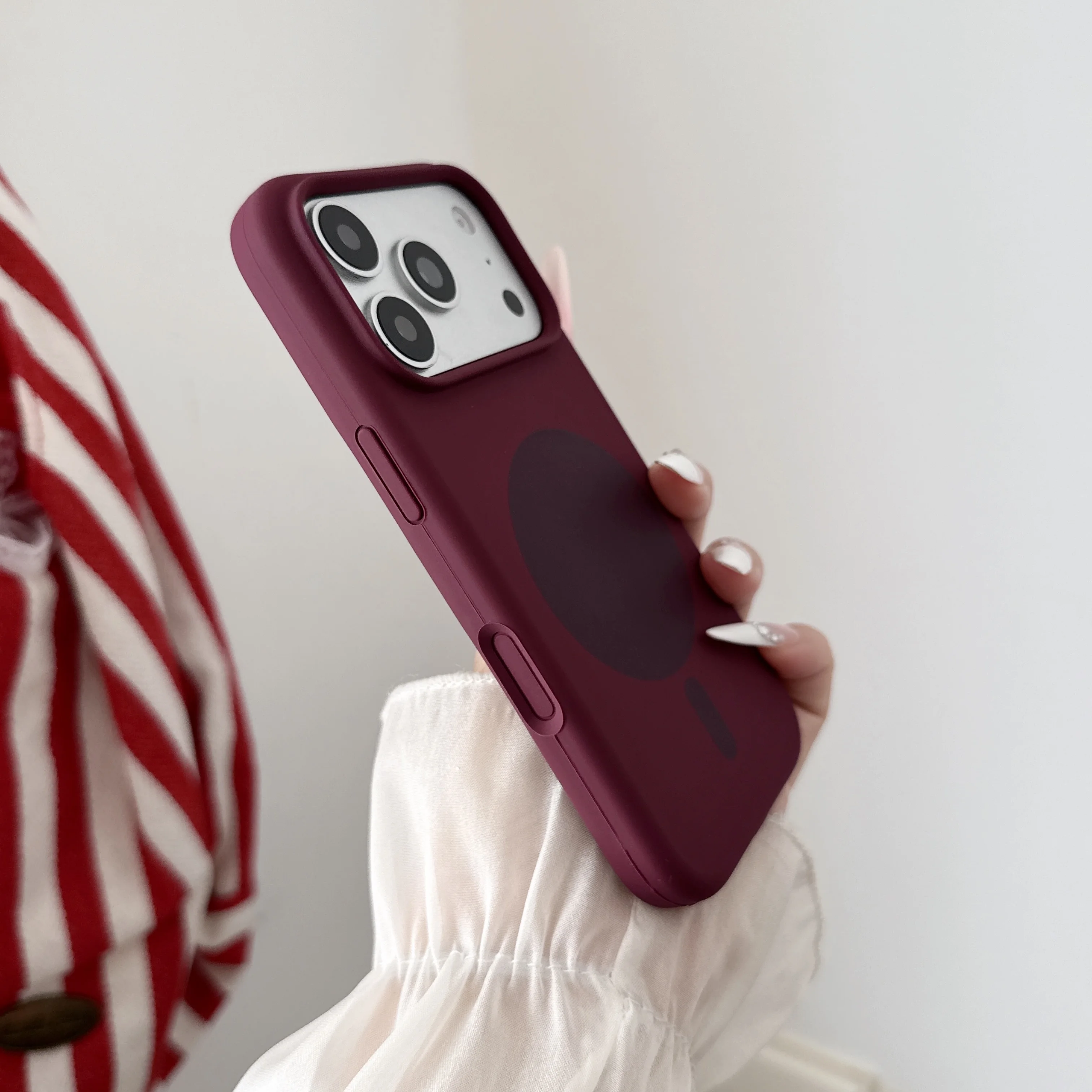 เคสโทรศัพท์ซิลิโคนเหลวสีพื้น ด - Liquid Silicone Magnetic Phone Case บทวิจารณ์และราคา